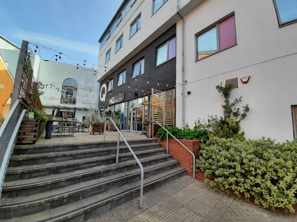 HQ Urban Kitchen entrance from Pleasant Street