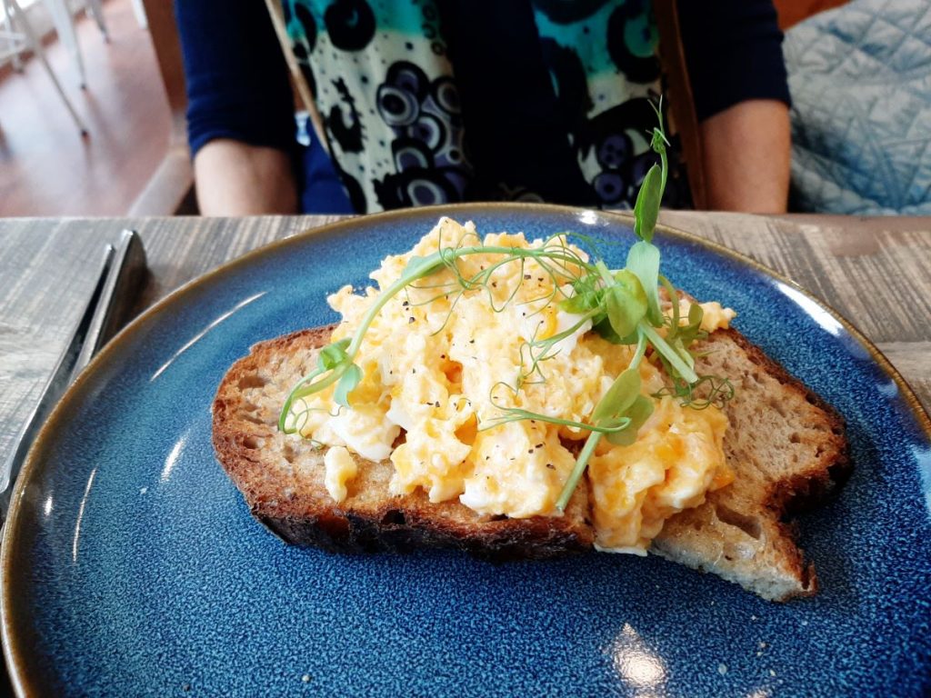 HQ Urban Kitchen:  scrambled eggs on sourdough